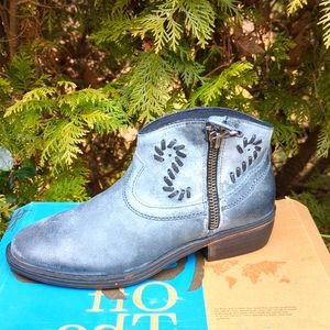 Off The Beaten Track Western-inspired Bootie